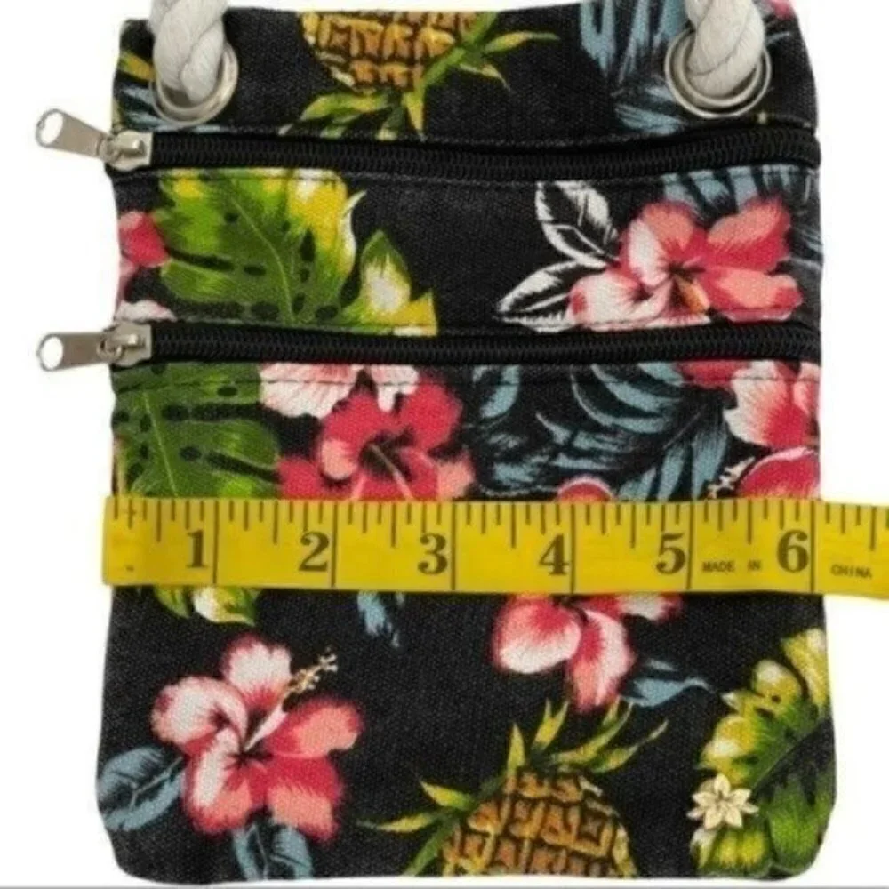 Cappelli Straworld inc crossbody mini purse pineapple Hawaiian themed bag